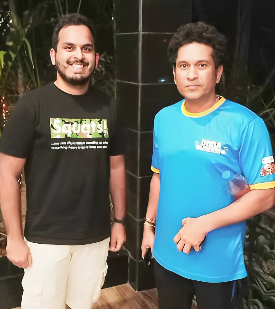 Sports Physiotherapist Dr. Krysn D'gama with Sachin Tendulkar